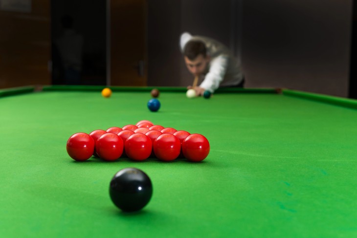 Comparing Online and Offline Betting Platforms